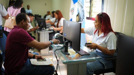 Operativo “Pasaporte en Ruta” beneficia a más de 900 ciudadanos en Samaná