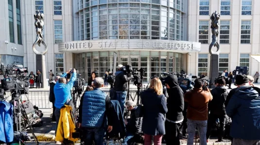 Demandan al Gobierno Trump por limitar la estadía de estudiantes y periodistas extranjeros