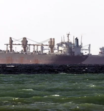 EE.UU. crea un corredor secreto para facilitar la salida de petróleo de Ormuz, según Axios