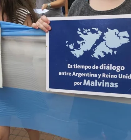 Trump sugiere que podría retirar su apoyo a la soberanía británica de las islas Malvinas