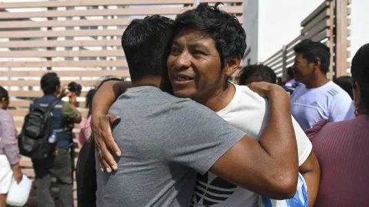 Una jueza de Ecuador declara inocentes a 32 tripulantes de dos barcos bombardeados por EE.UU.