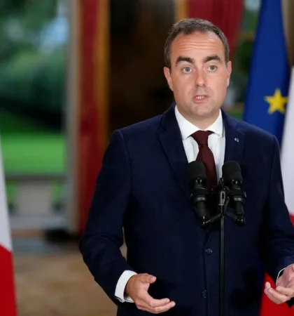 Lecornu reconoce que angustia estudiantil «no surge de la nada» y promete dar respuestas