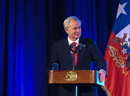 El presidente de Chile envía el presupuesto 2027 y pide autorizar 25.000 millones de dólares de deuda